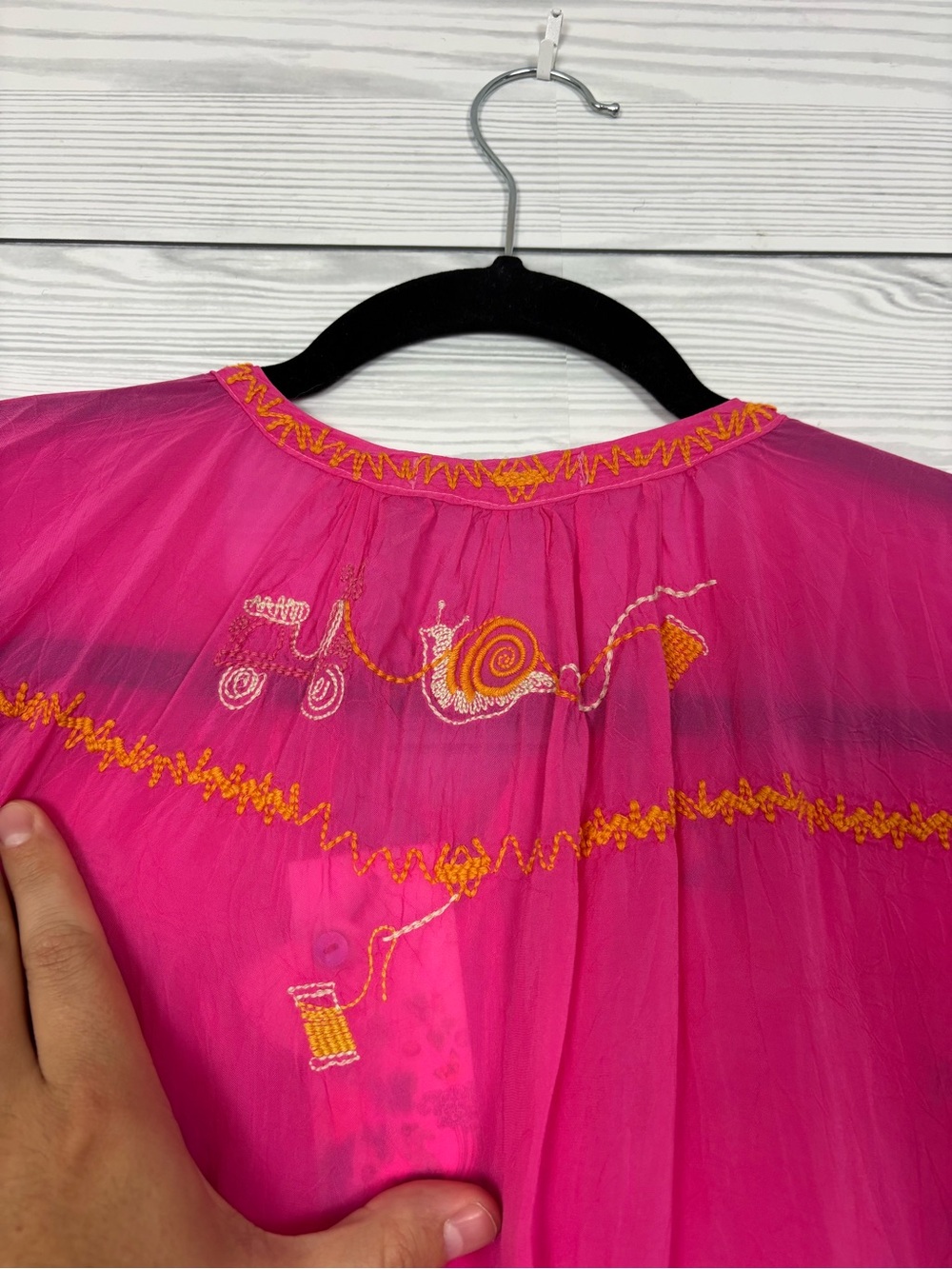 Johnny Was Zadonia blouse Fatima size medium fuchsia pink embroidered NWT - Picture 16 of 16